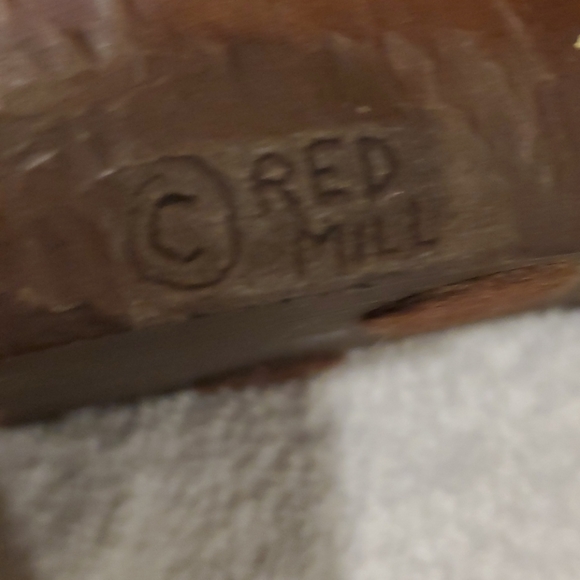 Red Mill Carved Pig - Picture 5 of 11